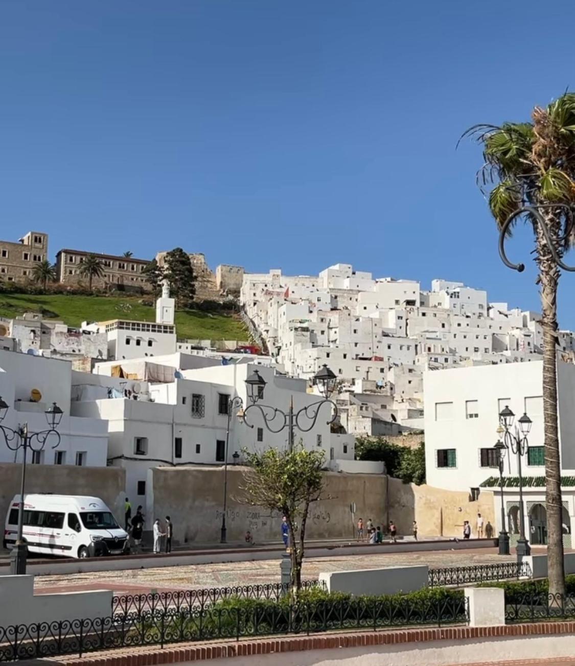 Joli Appart Avec Terrasse Au Centre Ville Tétouan Buitenkant foto